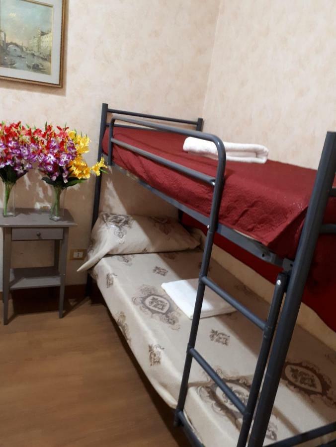 Renting Rooms Róma Kültér fotó