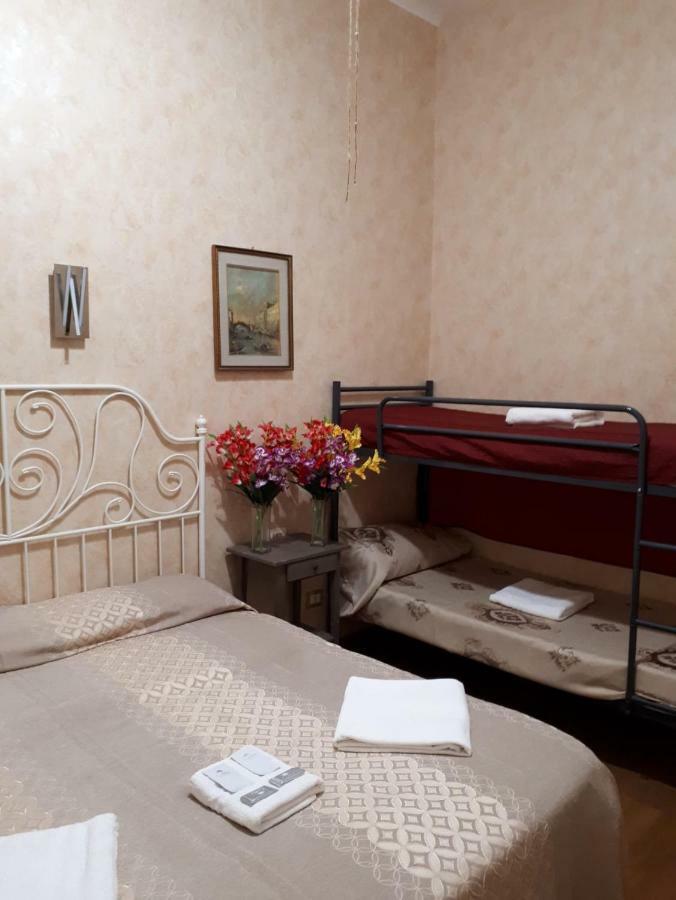 Renting Rooms Róma Kültér fotó